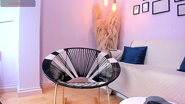 alana rossetti online show from November 16, 12:55 pm