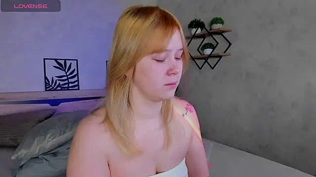 Amy Kimberlly online show from October 6, 12:08 am