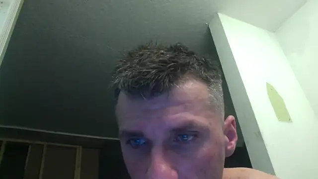 Snapshot of sexyhotstud12 chatting on January 25, 10:40 am sexyhotstud12 online show from January 25, 10:40 am