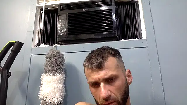 Snapshot of sexyhotstud12 chatting on December 18, 3:45 am sexyhotstud12 online show from December 18, 3:45 am