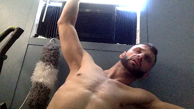 Snapshot of sexyhotstud12 chatting on December 19, 4:25 pm sexyhotstud12 online show from December 19, 4:25 pm