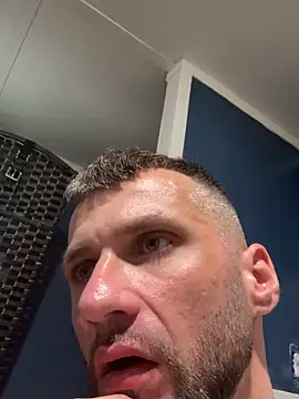 Snapshot of sexyhotstud12 chatting on December 21, 10:28 pm sexyhotstud12 online show from December 21, 10:28 pm