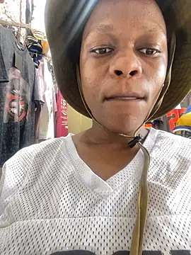 Snapshot of Boneca25 chatting on January 31, 7:39 am Boneca25 online show from January 31, 7:39 am