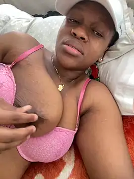 Snapshot of Boneca25 chatting on February 16, 2:10 pm Boneca25 online show from February 16, 2:10 pm