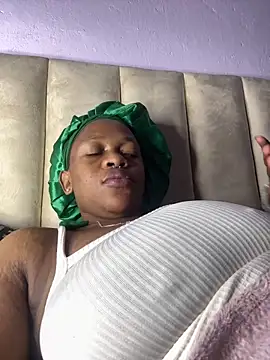 Boneca25 online show from March 16, 10:58 pm