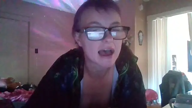 Snapshot of GloriousKarma chatting on November 4, 2:05 pm GloriousKarma online show from November 4, 2:05 pm