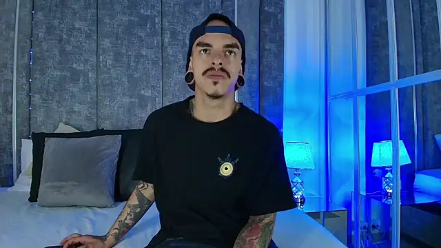 Snapshot of kaletattoo chatting on September 24, 11:02 am kaletattoo online show from September 24, 11:02 am