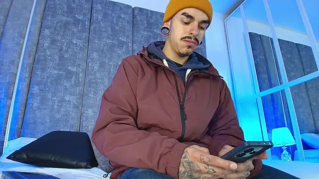 Snapshot of kaletattoo chatting on October 2, 11:06 am kaletattoo online show from October 2, 11:06 am