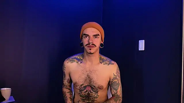 Snapshot of kaletattoo chatting on October 3, 11:29 am kaletattoo online show from October 3, 11:29 am