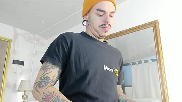 Snapshot of kaletattoo chatting on October 6, 11:07 am kaletattoo online show from October 6, 11:07 am