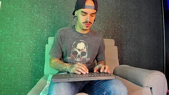 Snapshot of kaletattoo chatting on October 16, 11:00 am kaletattoo online show from October 16, 11:00 am