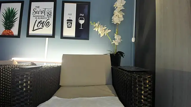 Snapshot of kaletattoo chatting on October 18, 11:11 am kaletattoo online show from October 18, 11:11 am