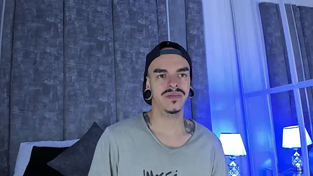 Snapshot of kaletattoo chatting on October 21, 11:33 am kaletattoo online show from October 21, 11:33 am