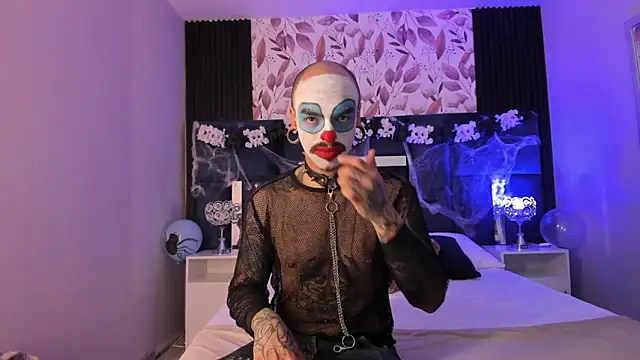 Snapshot of kaletattoo chatting on October 31, 11:33 am kaletattoo online show from October 31, 11:33 am