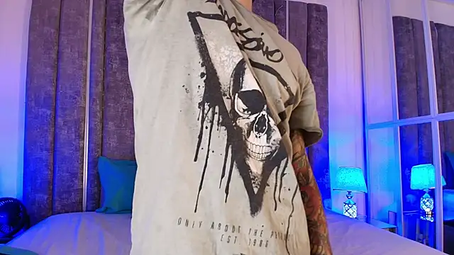 Snapshot of kaletattoo chatting on February 12, 11:05 am kaletattoo online show from February 12, 11:05 am