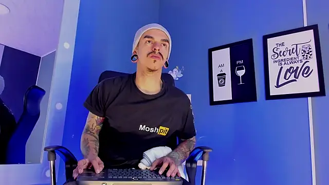 Snapshot of kaletattoo chatting on February 24, 10:57 am kaletattoo online show from February 24, 10:57 am