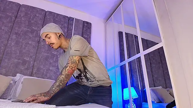 Snapshot of kaletattoo chatting on February 25, 11:20 am kaletattoo online show from February 25, 11:20 am