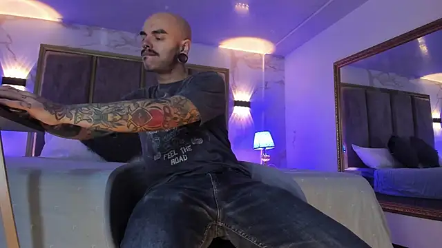 Snapshot of kaletattoo chatting on February 27, 11:21 am kaletattoo online show from February 27, 11:21 am