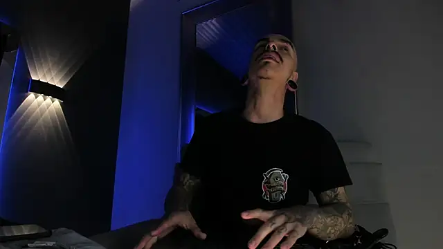 Snapshot of kaletattoo chatting on February 28, 11:22 am kaletattoo online show from February 28, 11:22 am