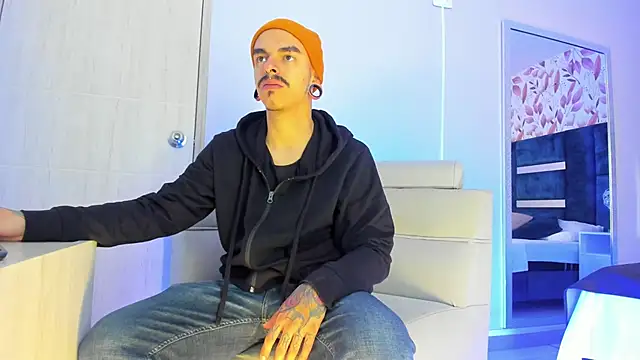 Snapshot of kaletattoo chatting on March 3, 9:15 am kaletattoo online show from March 3, 9:15 am