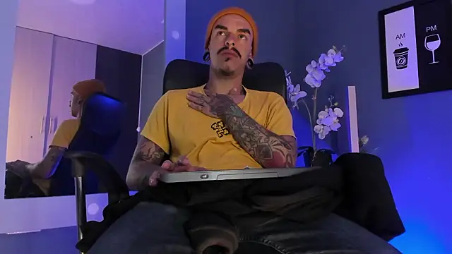 Snapshot of kaletattoo chatting on March 7, 11:18 am kaletattoo online show from March 7, 11:18 am