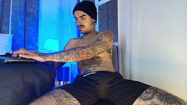 Snapshot of kaletattoo chatting on March 8, 12:09 pm kaletattoo online show from March 8, 12:09 pm