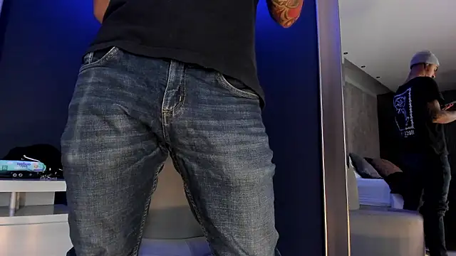 Snapshot of kaletattoo chatting on March 11, 11:05 am kaletattoo online show from March 11, 11:05 am