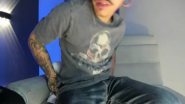 Snapshot of kaletattoo chatting on March 20, 11:04 am kaletattoo online show from March 20, 11:04 am