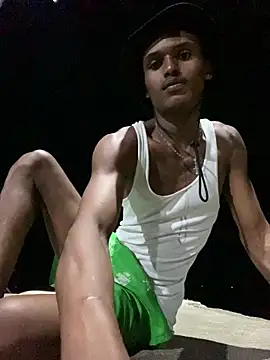 Snapshot of kenner_jacksom chatting on October 2, 1:01 am kenner jacksom online show from October 2, 1:01 am