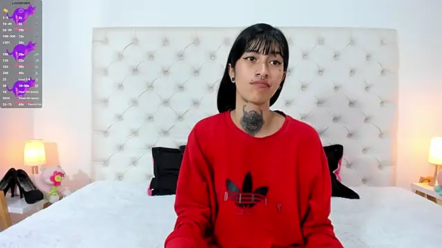 Snapshot of esmeralda06 chatting on March 20, 3:14 pm esmeralda06 online show from March 20, 3:14 pm