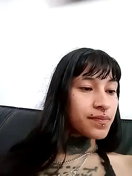 Snapshot of esmeralda06 chatting on October 31, 2:29 pm esmeralda06 online show from October 31, 2:29 pm