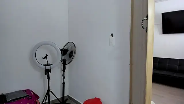 Ariana rouse online show from January 6, 5:16 pm