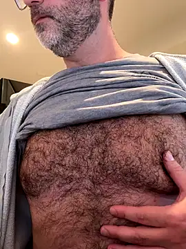 Snapshot of harrychest chatting on October 3, 7:33 pm harrychest online show from October 3, 7:33 pm