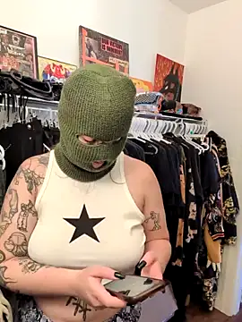 Snapshot of goblingirl888 chatting on October 2, 6:31 am goblingirl888 online show from October 2, 6:31 am