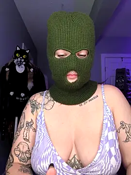 Snapshot of goblingirl888 chatting on October 8, 6:11 am goblingirl888 online show from October 8, 6:11 am