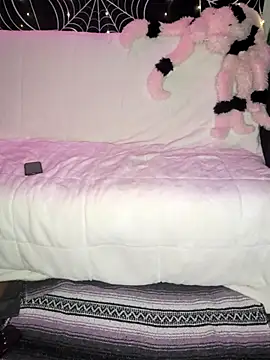 Snapshot of goblingirl888 chatting on April 6, 8:48 am goblingirl888 online show from April 6, 8:48 am