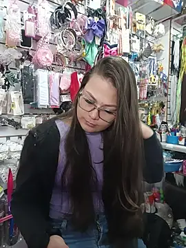 Vale Saenzz online show from November 25, 4:40 pm