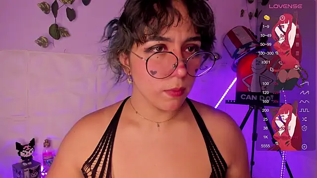 Ludovica6669 online show from February 6, 6:56 pm