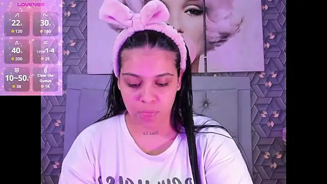 Snapshot of Emily_rivera78 chatting on April 10, 3:56 am Emily rivera78 online show from April 10, 3:56 am