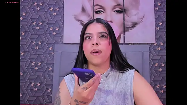 Snapshot of Emily_rivera78 chatting on April 22, 3:53 am Emily rivera78 online show from April 22, 3:53 am