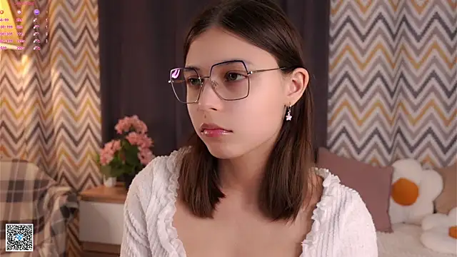 DarelleFare online show from October 3, 11:18 am