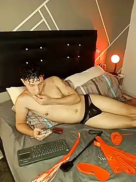 Snapshot of AngeloColleen chatting on October 5, 7:01 pm AngeloColleen online show from October 5, 7:01 pm