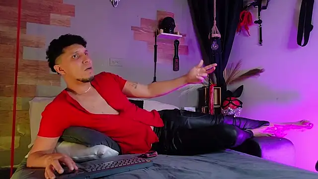 AngeloColleen online show from November 29, 8:45 pm