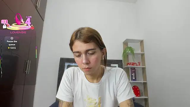 Snapshot of Nicol_TransGirl chatting on April 12, 5:01 am Nicol TransGirl online show from April 12, 5:01 am