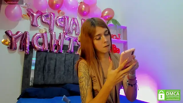 Snapshot of Nicol_TransGirl chatting on May 7, 4:51 am Nicol TransGirl online show from May 7, 4:51 am