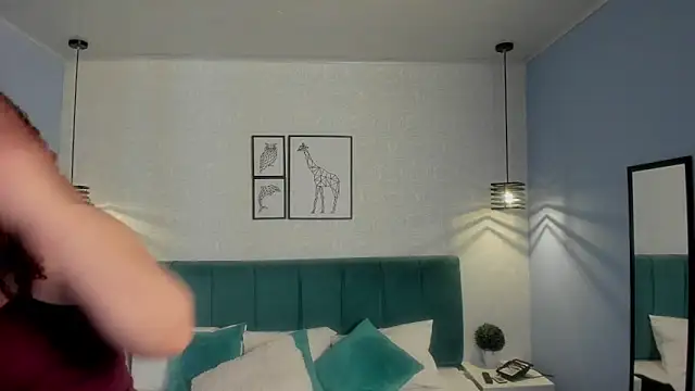 ninna curly online show from November 5, 9:48 pm