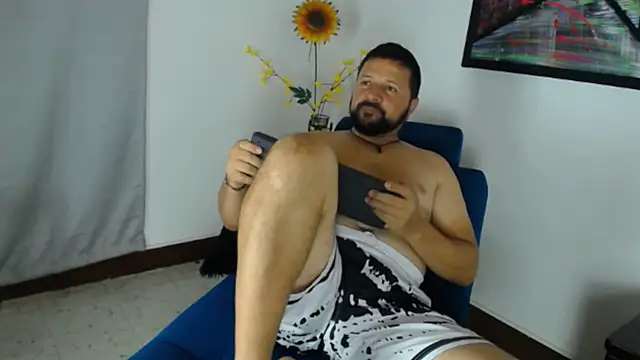 Snapshot of Daniel_08_8 chatting on March 19, 2:35 pm Daniel 08 8 online show from March 19, 2:35 pm