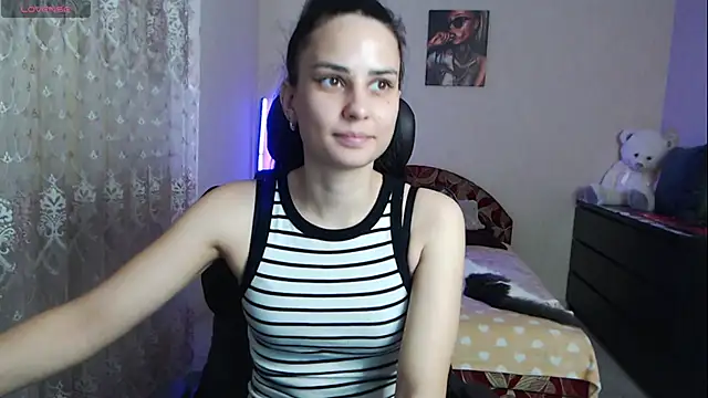 Kriss brunette 5 online show from November 27, 9:11 am