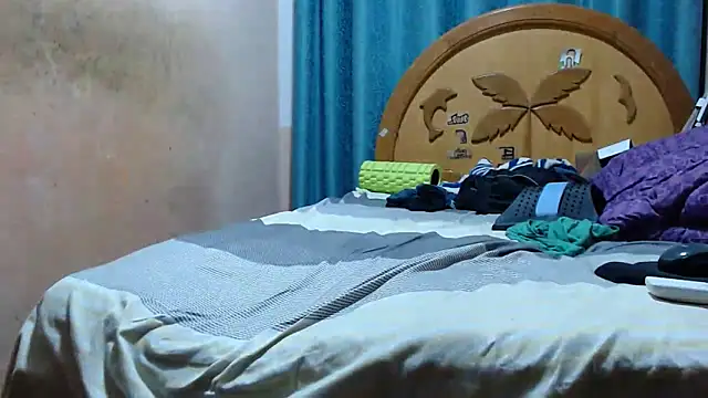 Snapshot of nakedlima chatting on May 6, 6:19 am nakedlima online show from May 6, 6:19 am