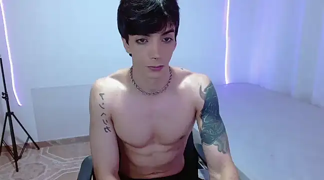 Snapshot of H3ll_B0I chatting on March 16, 2:21 am H3ll B0I online show from March 16, 2:21 am